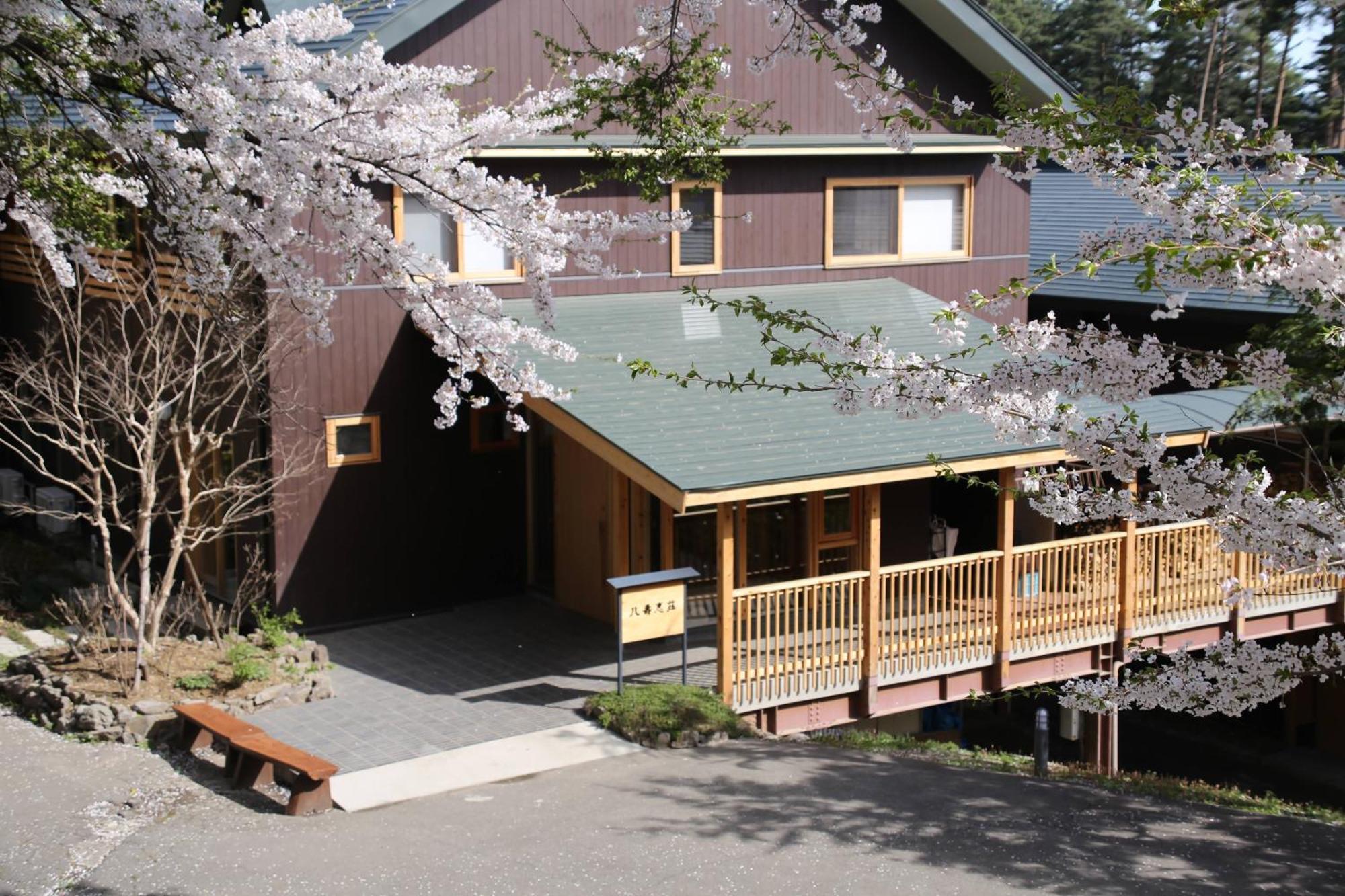 Yasuesou Hotel Ikeda  Екстериор снимка